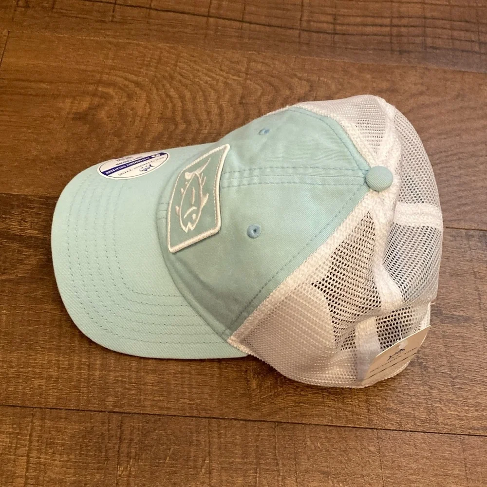 Southern Tide NWT Light BlueWhite Trucker Hat w/ Fish Logo Fishing Hat SnapBack